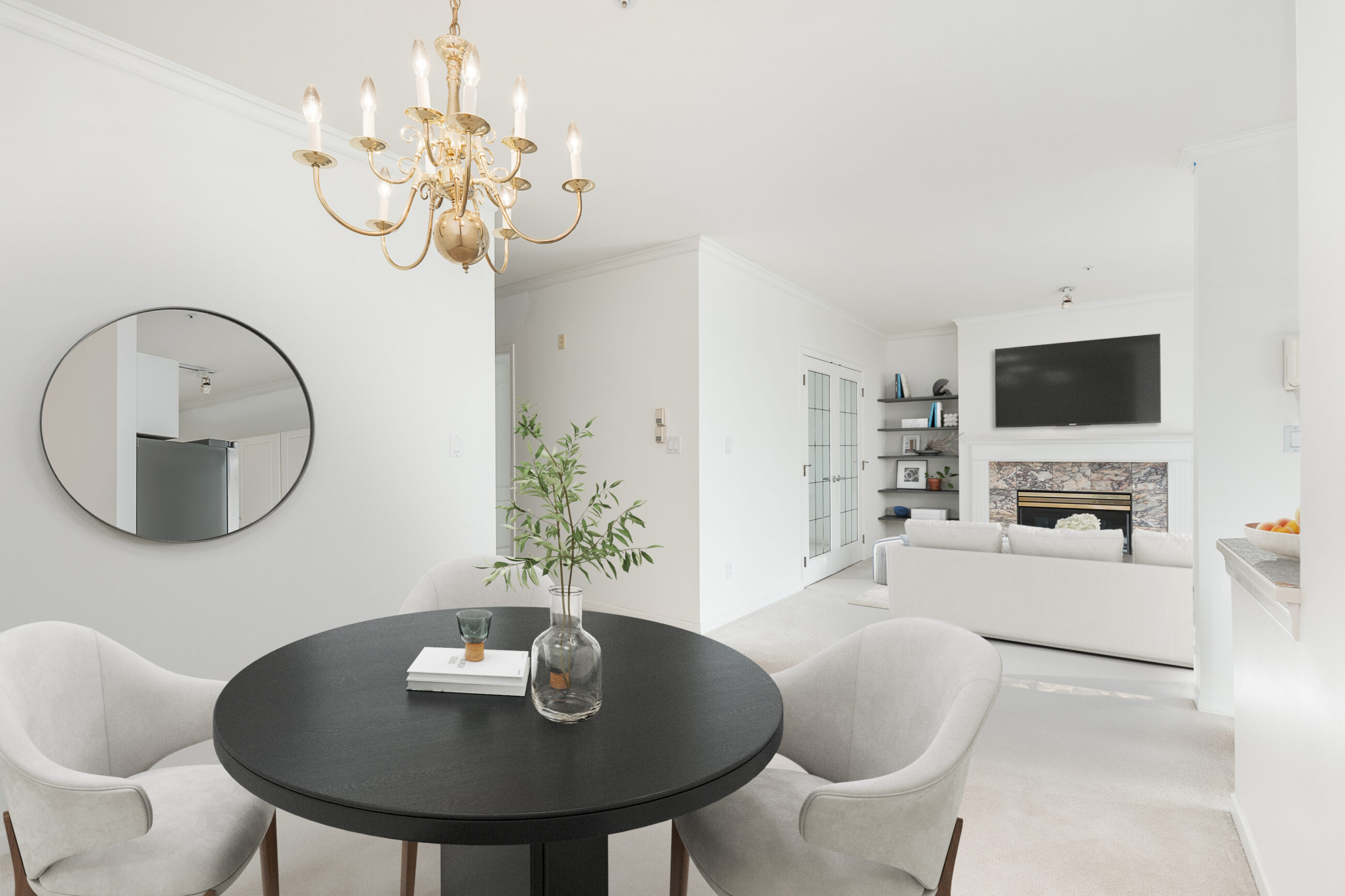 #302 - 2271 Bellevue Avenue